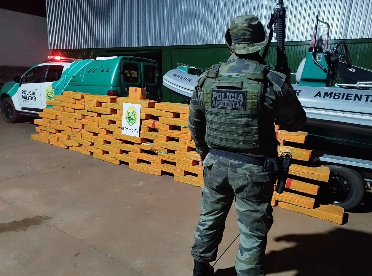 Polícia Ambiental apreende uma tonelada de maconha em ilha