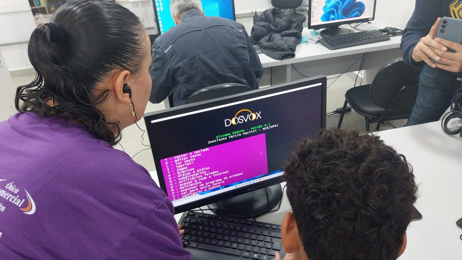 Curso ensina cegos a utilizar ferramentas de informática