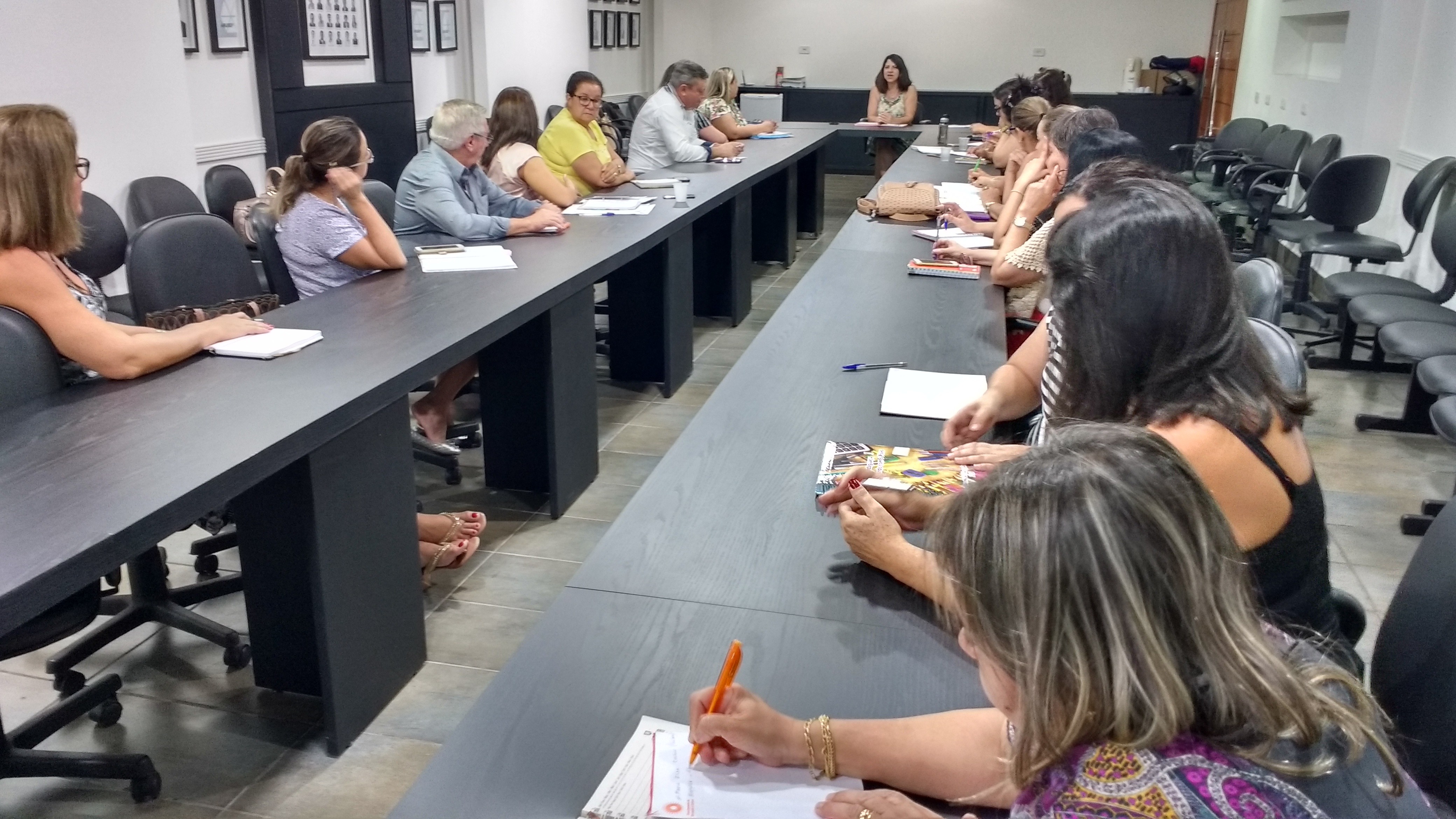 Calendário da Educação municipal é definido em reunião na Amusep
