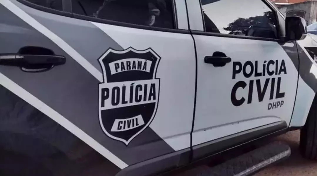 Jovem é preso enquanto comemorava morte do namorado da mãe