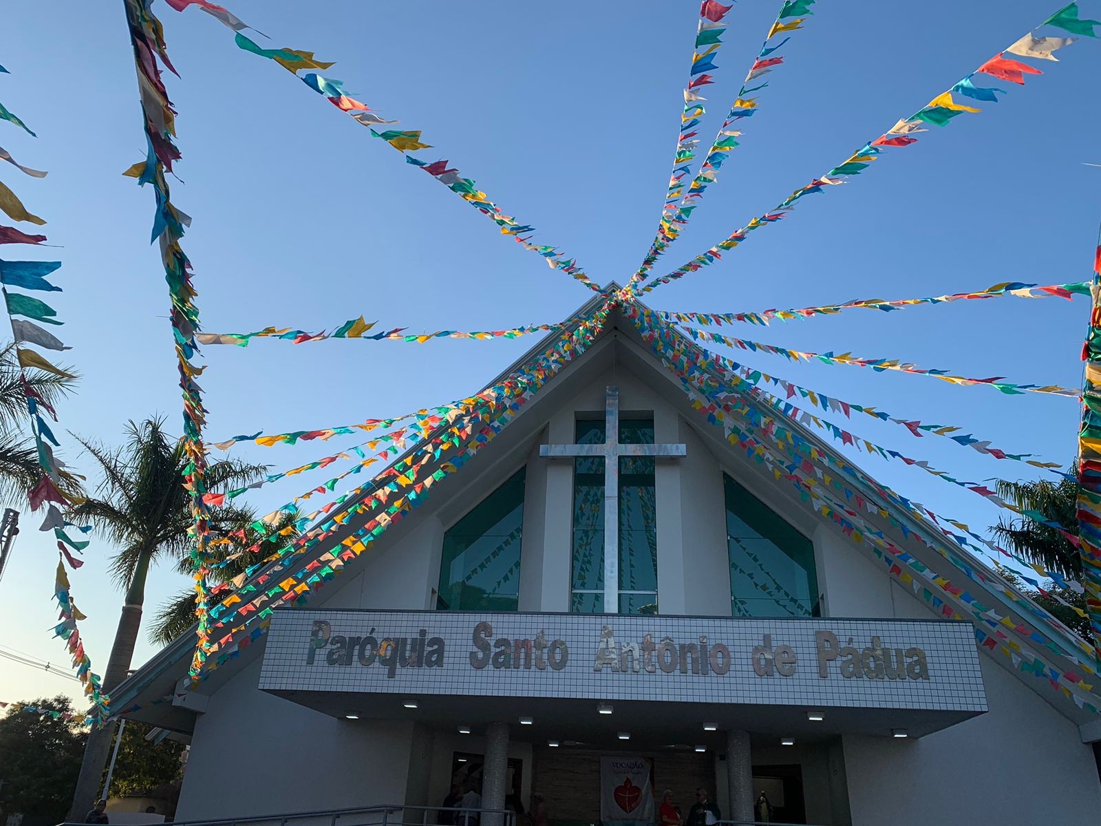 Festa de Santo Antônio reúne milhares de pessoas no fim de semana