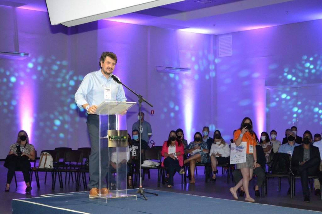 Presidente da Faciap, Fernando Moraes fez a abertura do Congresso Empresarial Paranaense (Foto: Faciap/divulgação)