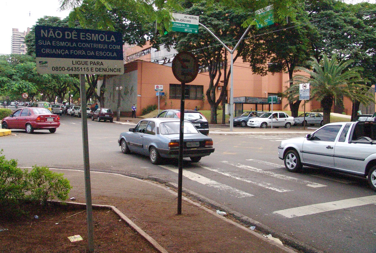 Nova campanha contra doação de esmolas deve sair do papel em maio