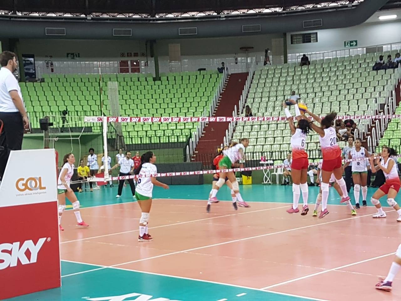 No vôlei feminino, Maringá enfrenta o São José dos Pinhais