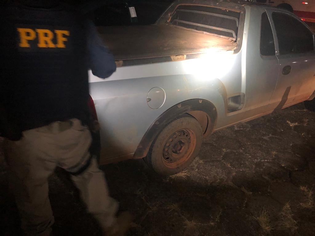 PRF prende idoso com 10 mil carteiras de cigarro contrabandeado