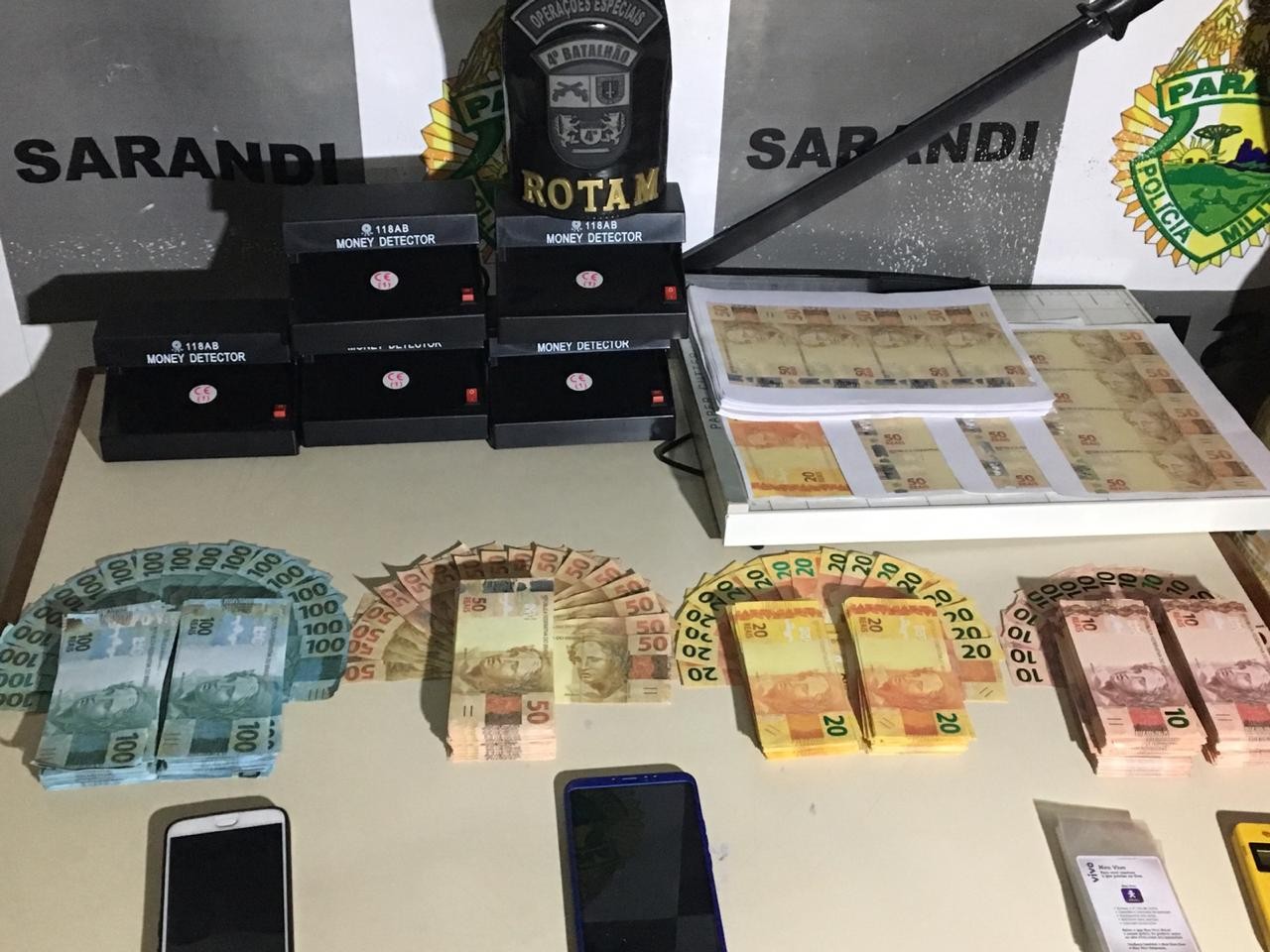 Rapaz de 20 anos é preso com 50 mil reais em notas falsas