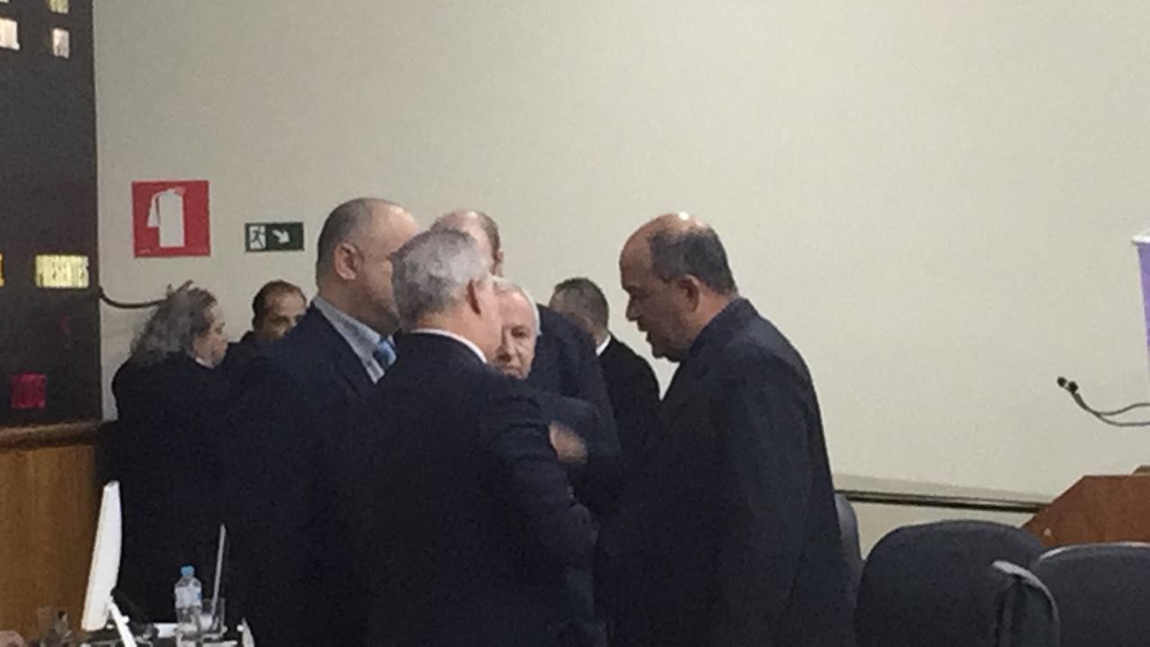 Depois de ajoelhar, vereador terá que rezar para escapar das críticas