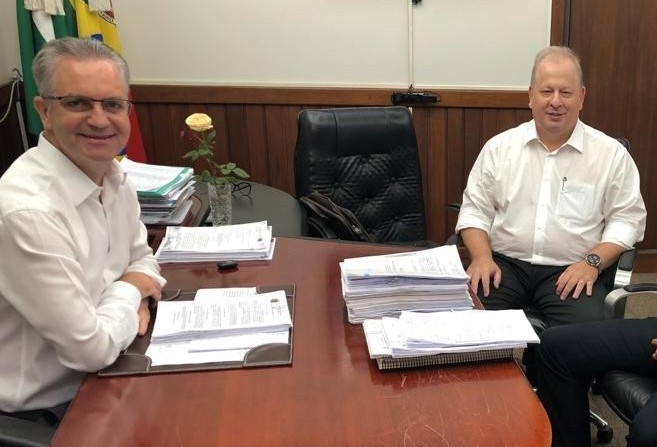 Arnoni deixa cargo de secretário da Administração de Maringá