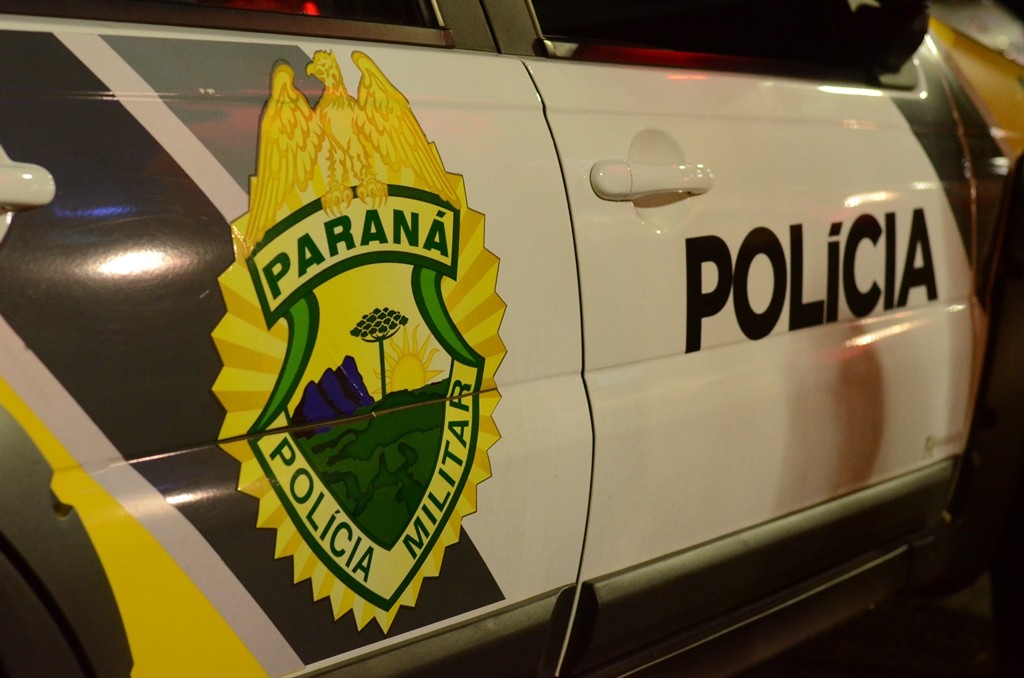 Jovem é assassinado a tiros em frente a bar da Zona 7, em Maringá