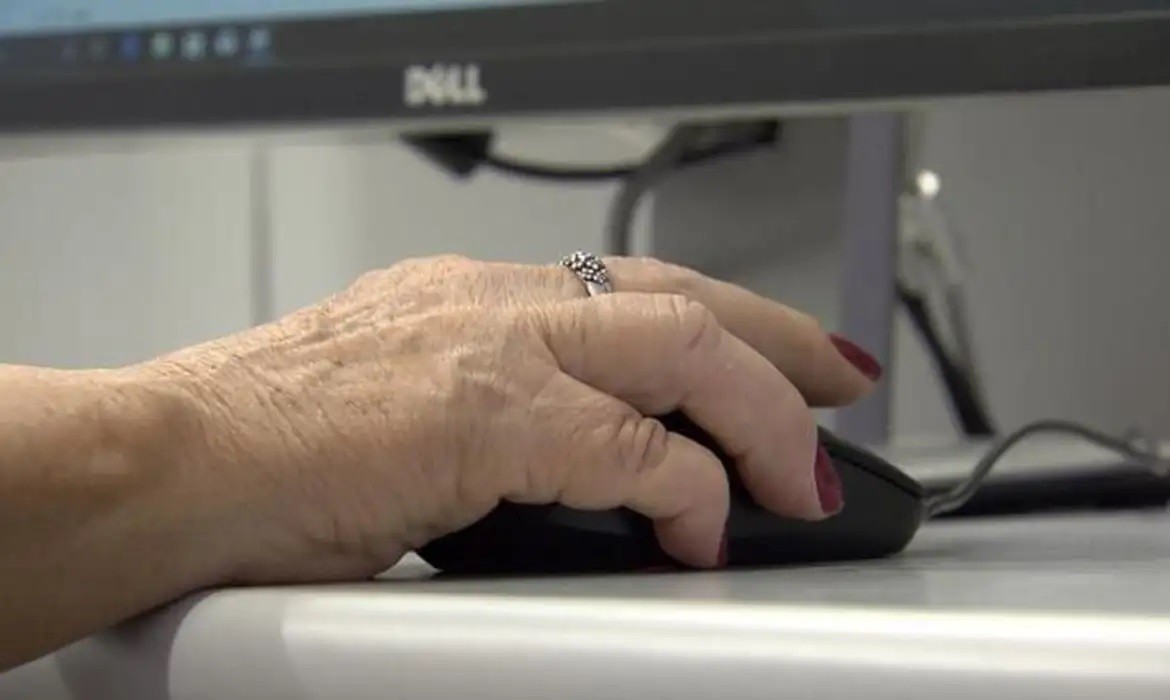 Especialista explica quais os benefícios e desafios da intergeracionalidade