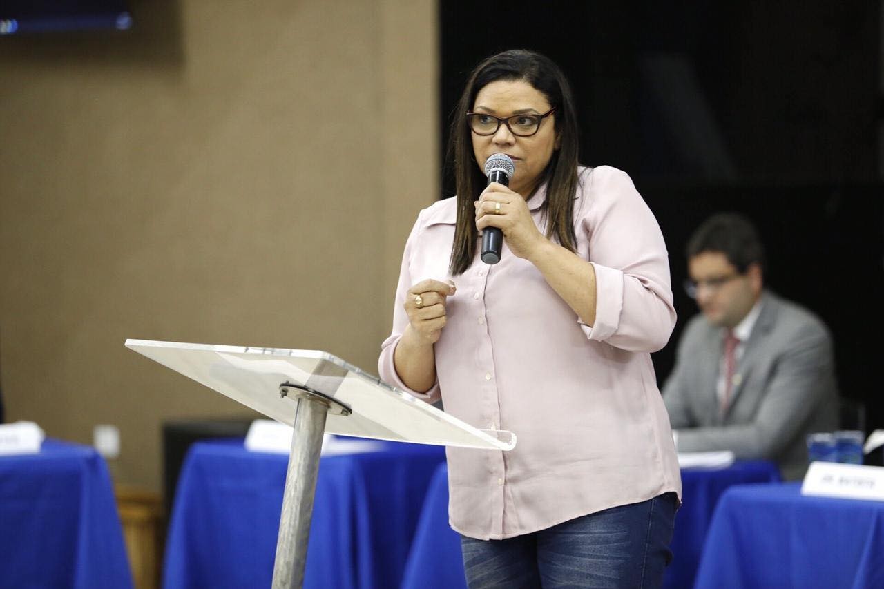 Maringá precisa de proteção e escolas com disciplina, diz candidata Audilene