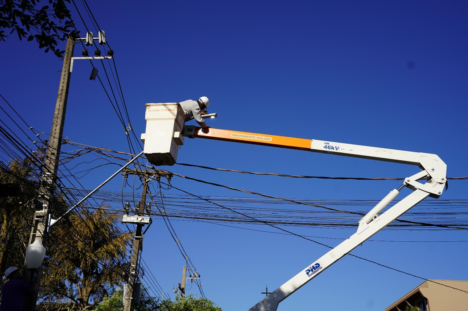 Prefeitura de Sarandi começa a instalar lâmpadas de LED