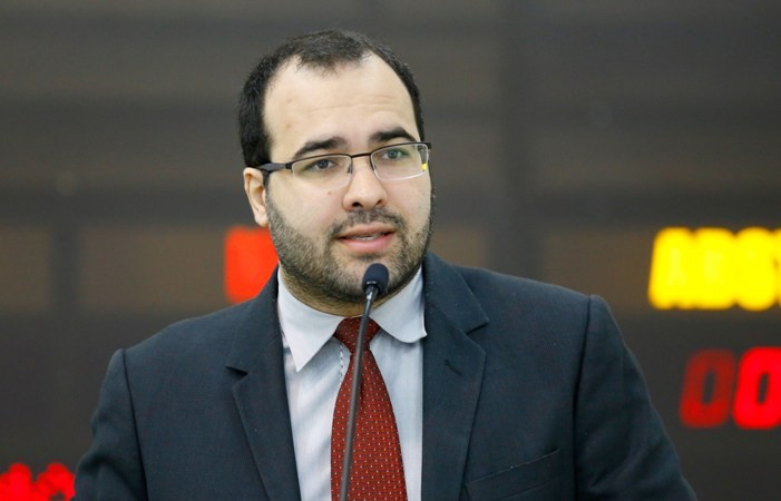 Falta estudo técnico para embasar o fechamento de bares, diz vereador