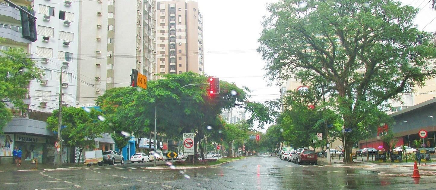 Segunda-feira (9) segue com chuva em Maringá; tarde terá máxima de 27º C