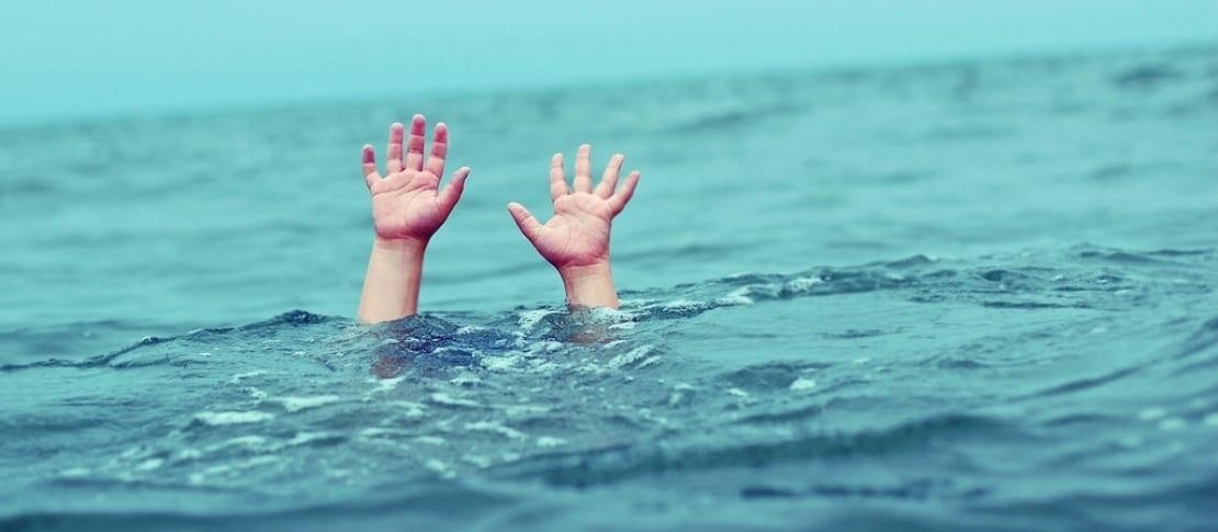 Em Londrina, menino de 6 anos morre afogado após cair em piscina