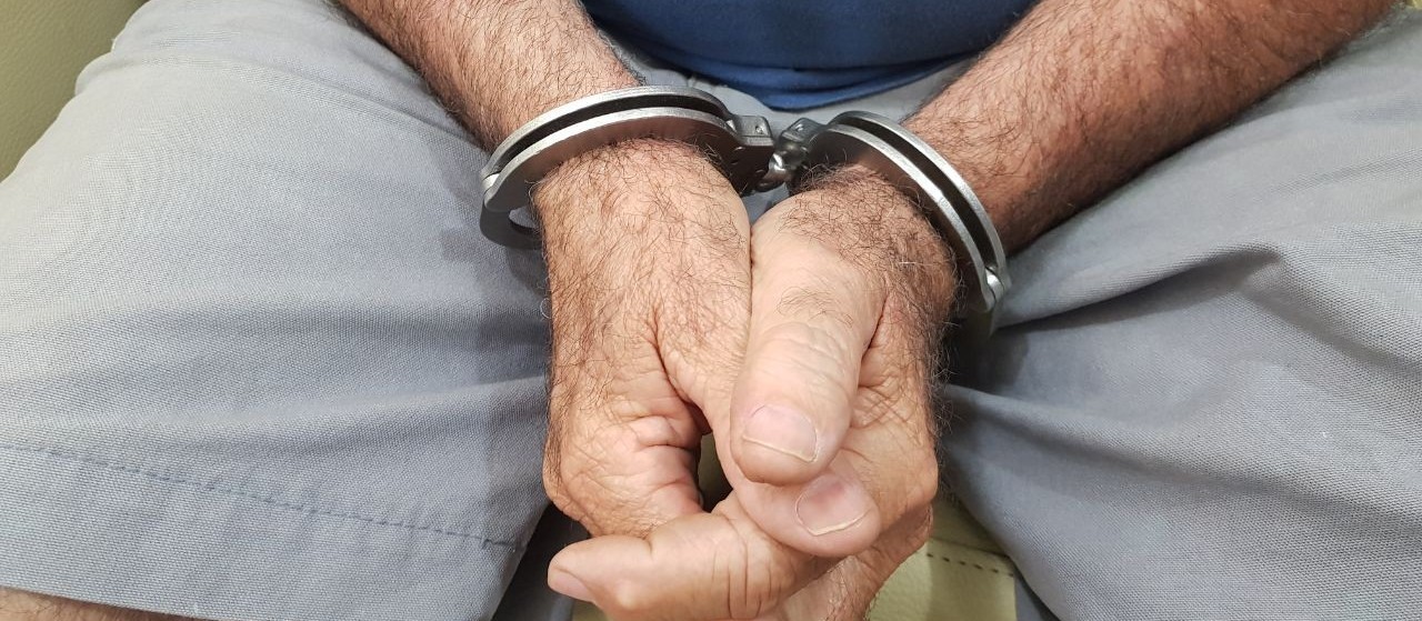 Após pagar fiança, idoso que agrediu servidora municipal em Maringá é solto
