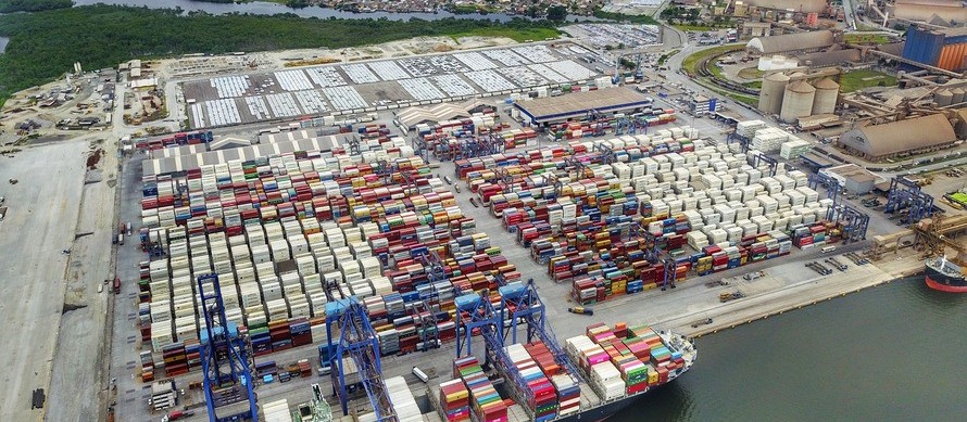 Exportações crescem pelo 2º mês seguido nos portos do Paraná