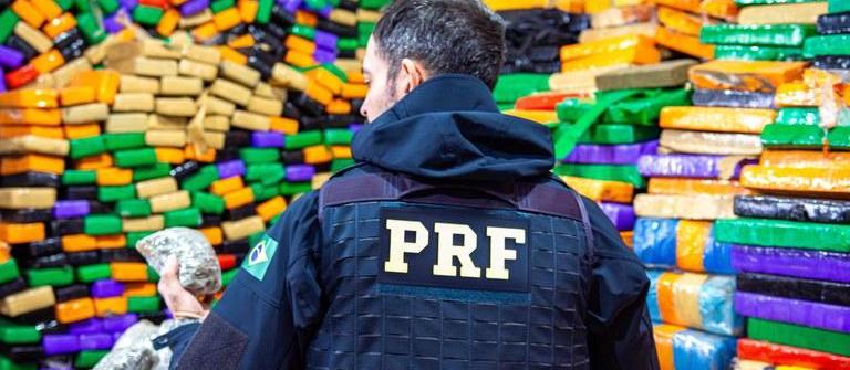 PRF registra recorde semestral de apreensões de drogas no Paraná