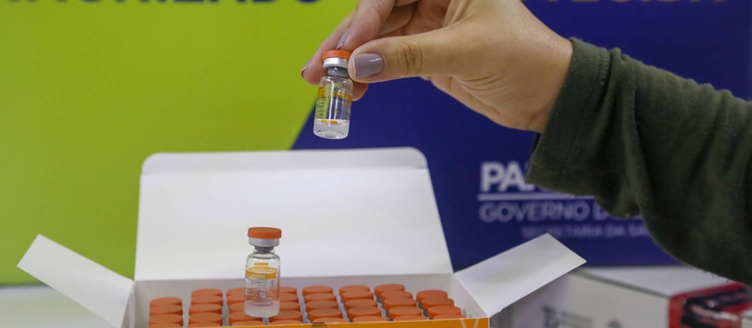 Paraná recebe mais de 500 mil doses de vacinas contra o coronavírus