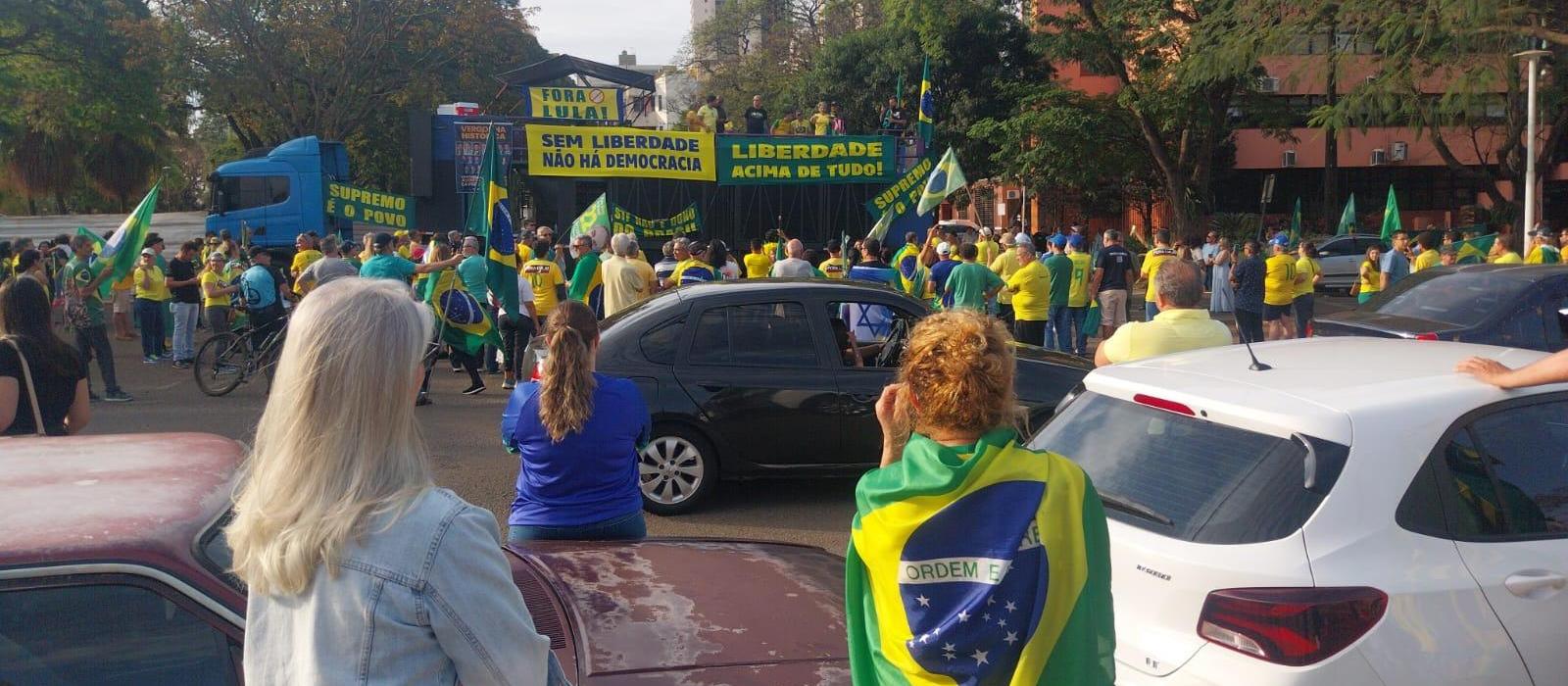Maringá tem manifestações pró-bolsonaro e contra a anistia