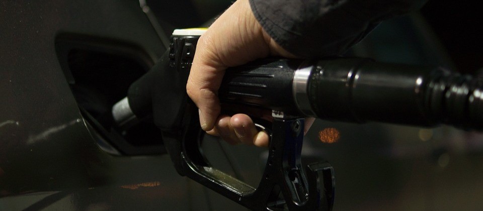 Petrobras reduz preços da gasolina em 9,5% e do diesel em 6,5% em meio à forte queda do petróleo