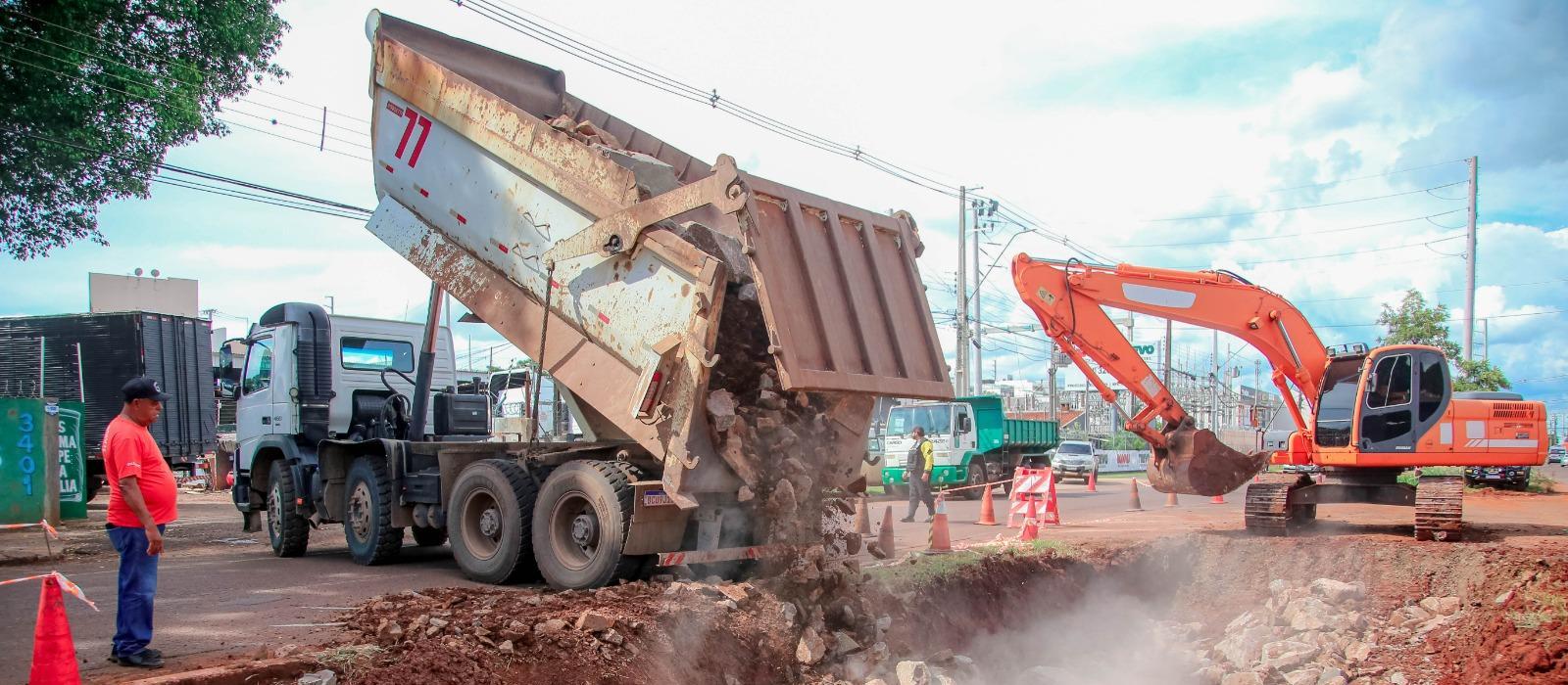 Começam obras para conter alagamentos na Avenida Morangueira