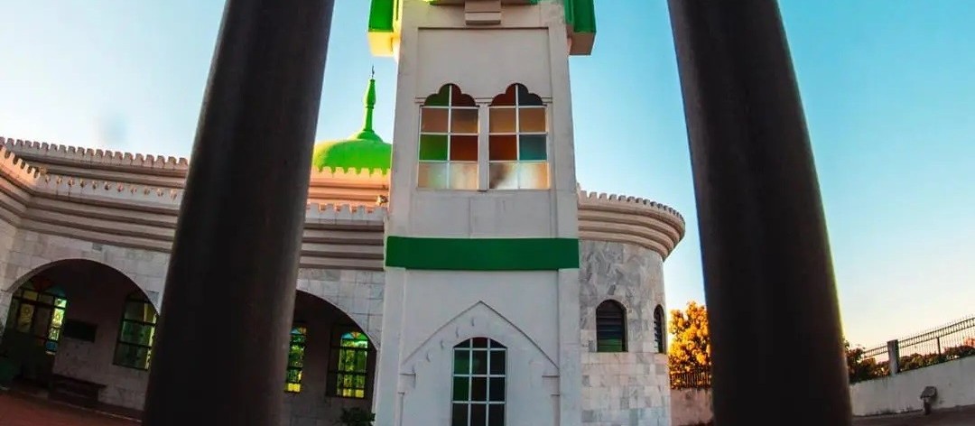 Bazar da Mesquita de Maringá conta com diversos itens de grife