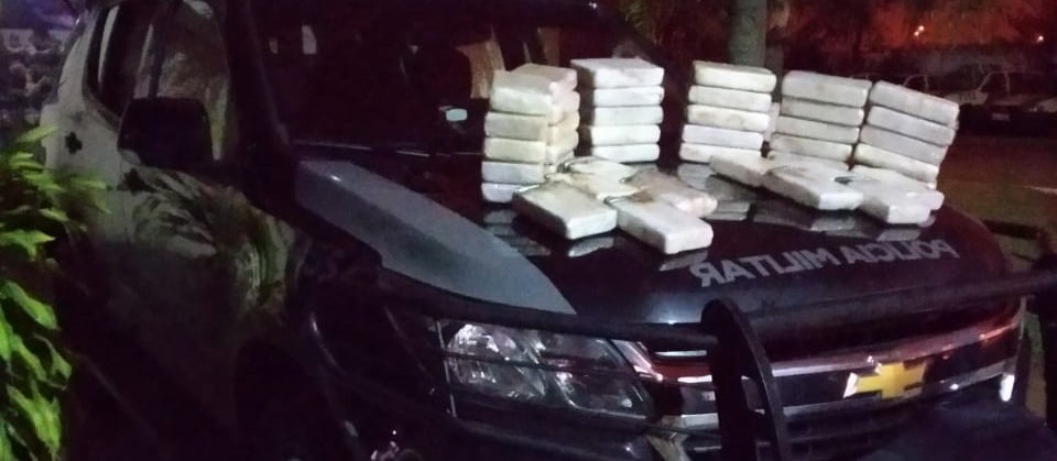 Polícia Militar apreende tabletes de cocaína avaliados em R$ 1,2 milhão