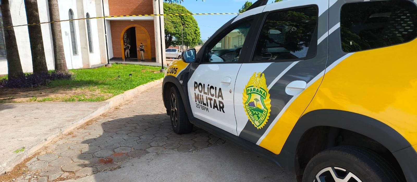 Vítima foge de atiradores e morre em igreja no centro de Ivaté