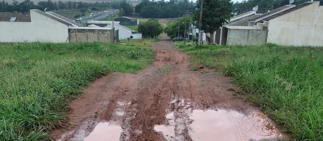 Moradores de bairro em Iguatemi pedem obras de infraestrutura