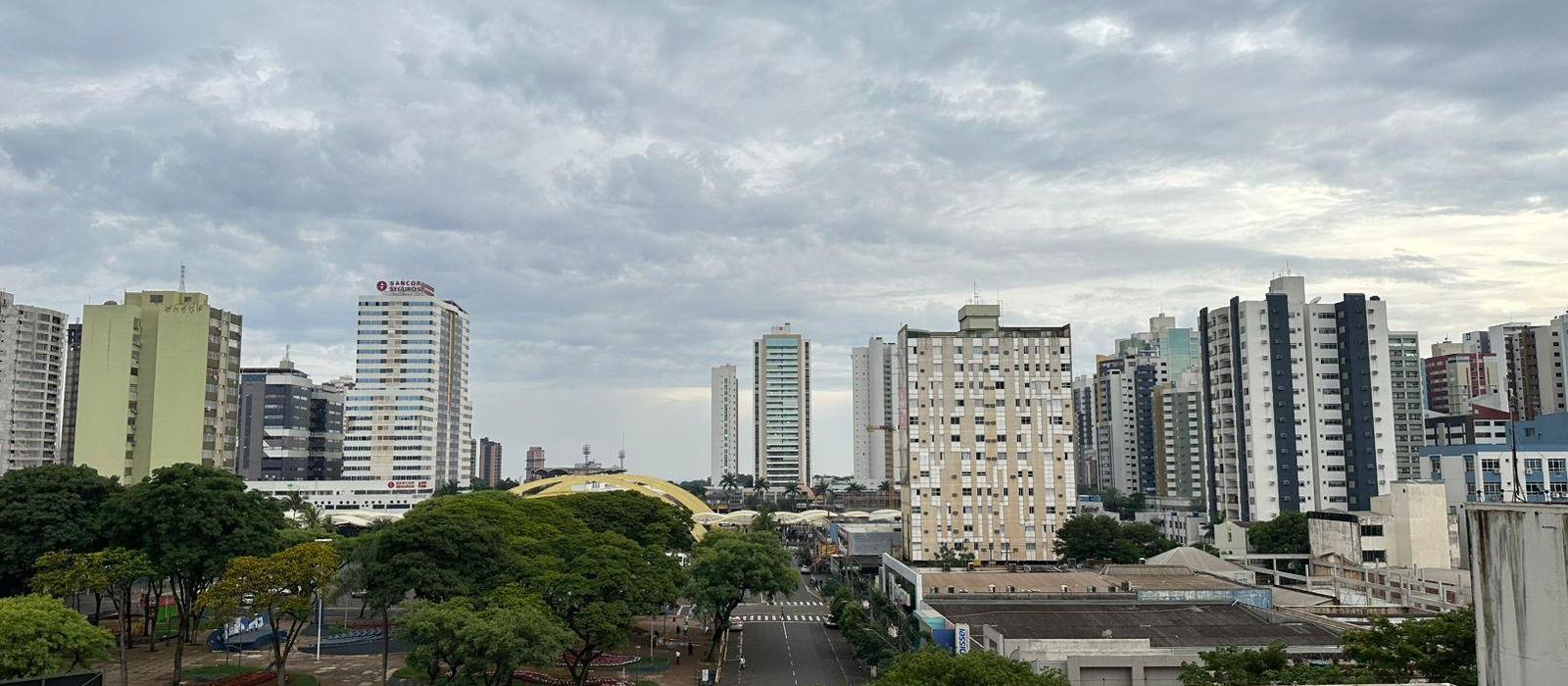 Simepar prevê chuva e céu encoberto em Maringá