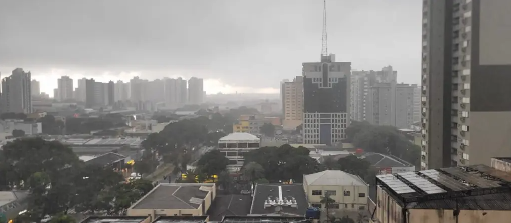 Veja a previsão do tempo para este sábado, 1°, em Maringá