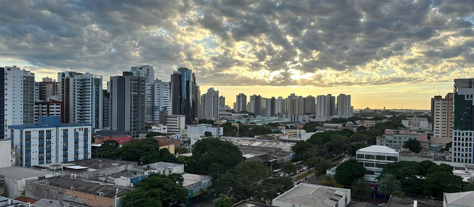 Tempo segue quente nesta terça-feira (30); veja previsão