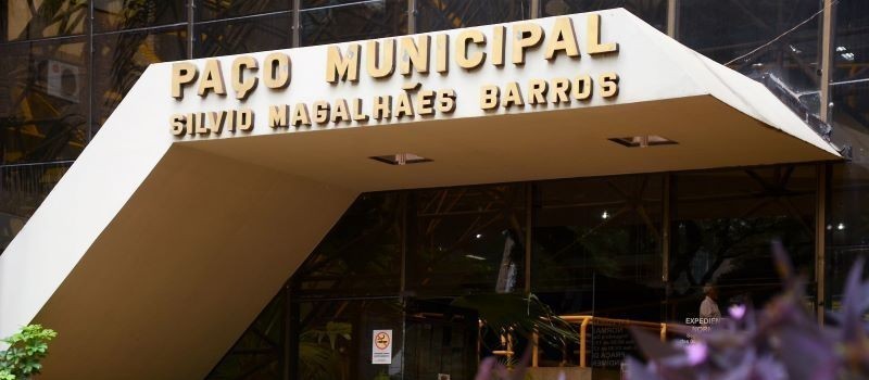 Você está satisfeito com os serviços públicos municipais de Maringá?