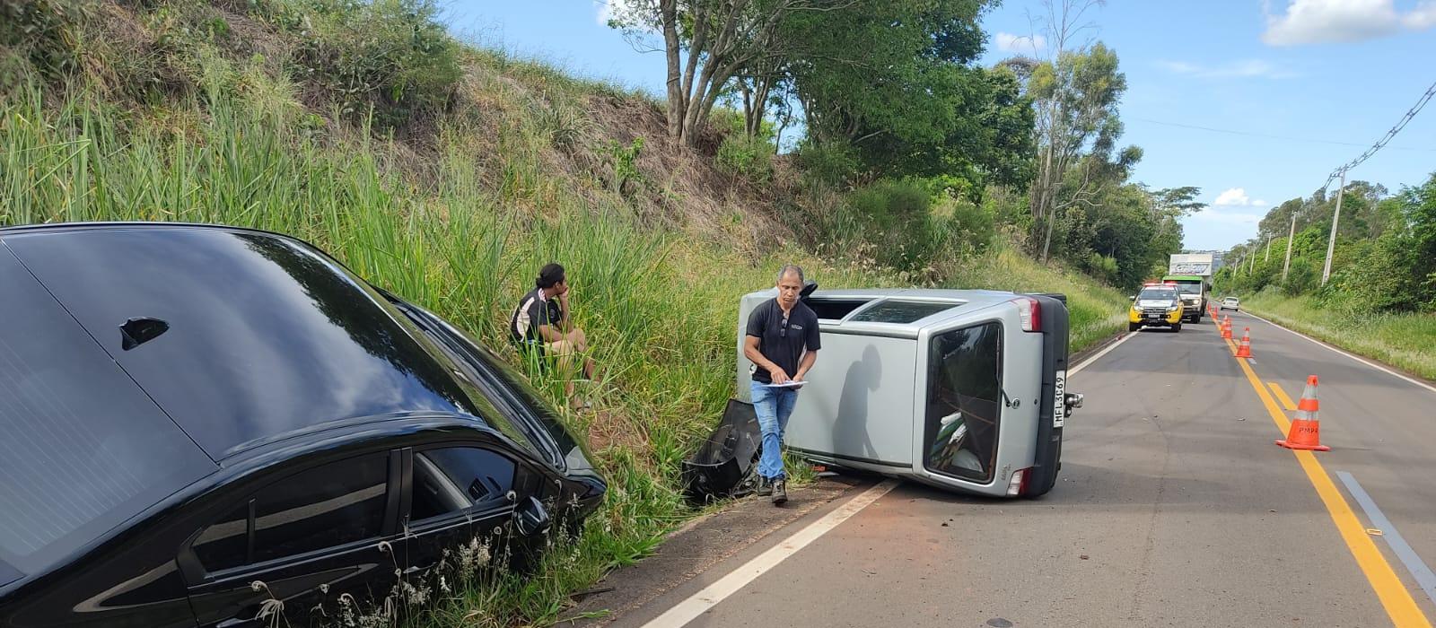 Motorista embriagado e sem CNH provoca acidente na PR-182