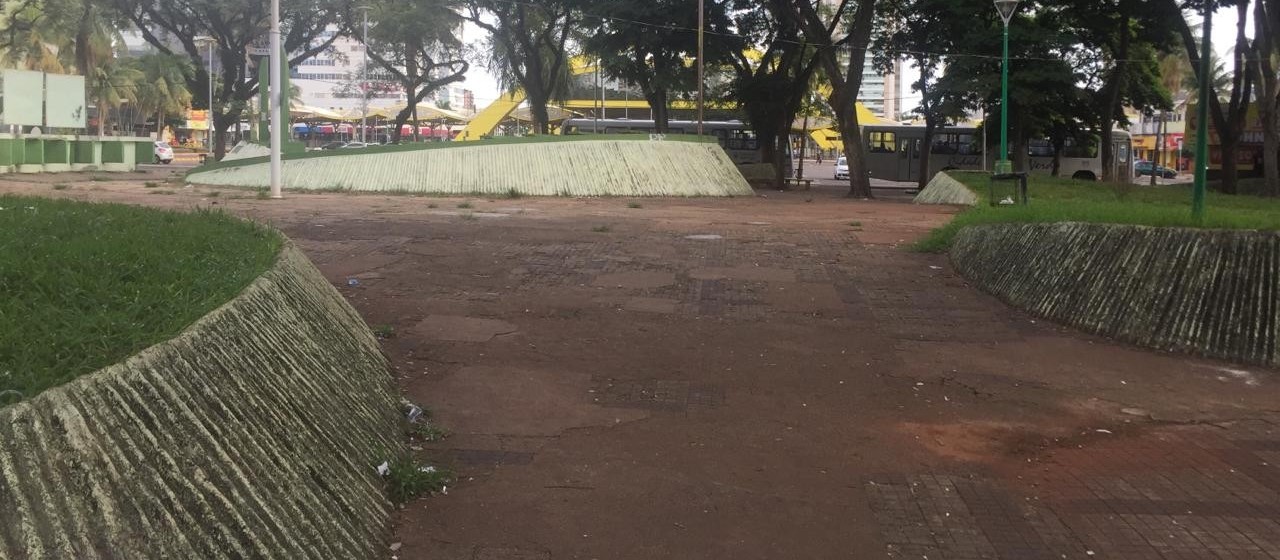 Moradores e comerciários reclamam da falta de segurança na Praça Raposo Tavares