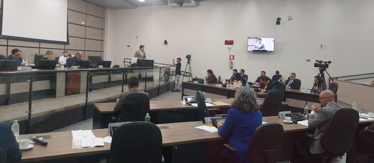 Vereadores adiam análise de veto em projeto de centros comunitários