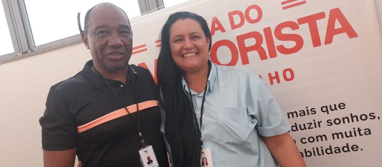 Casal conta como é trabalhar na mesma empresa de ônibus