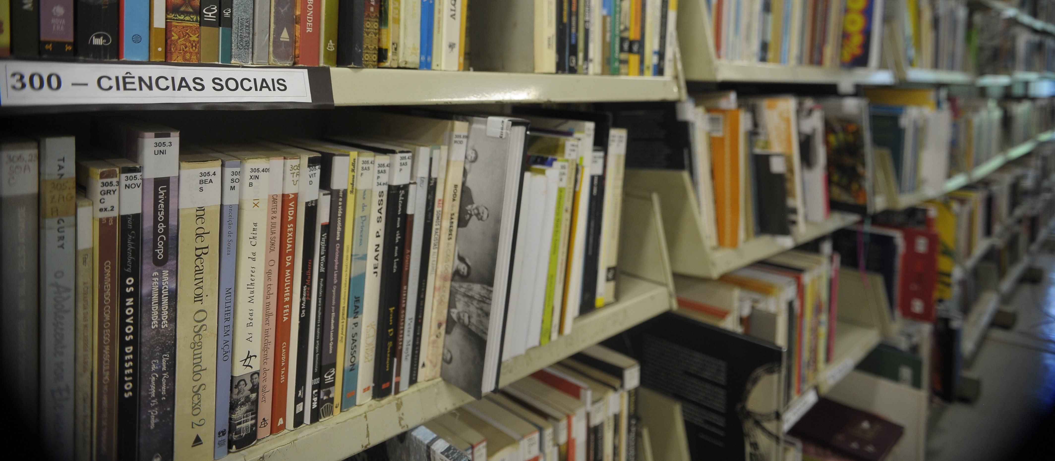 Maringá tem um acervo com mais de 140 mil materiais nas bibliotecas