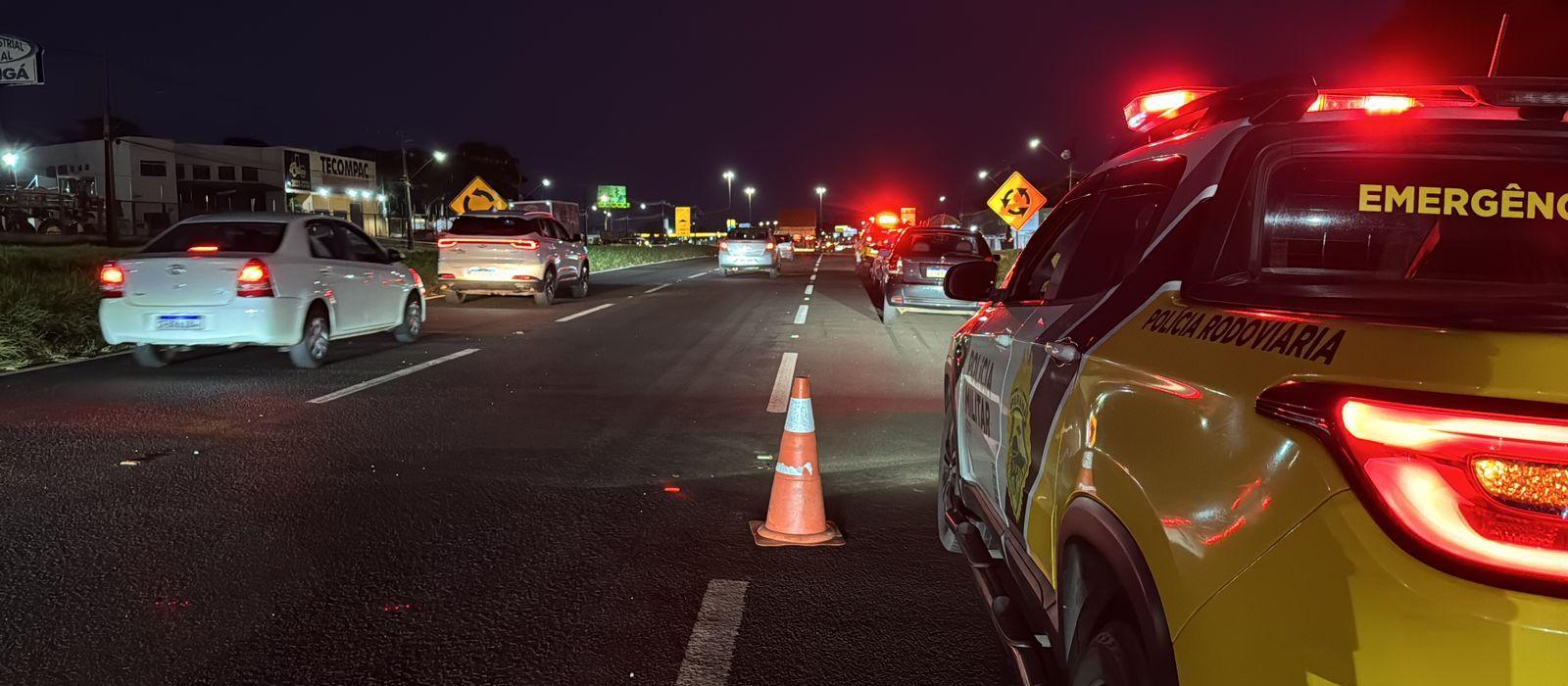 Três pessoas ficam feridas, entre elas uma criança, em engavetamento de veículos