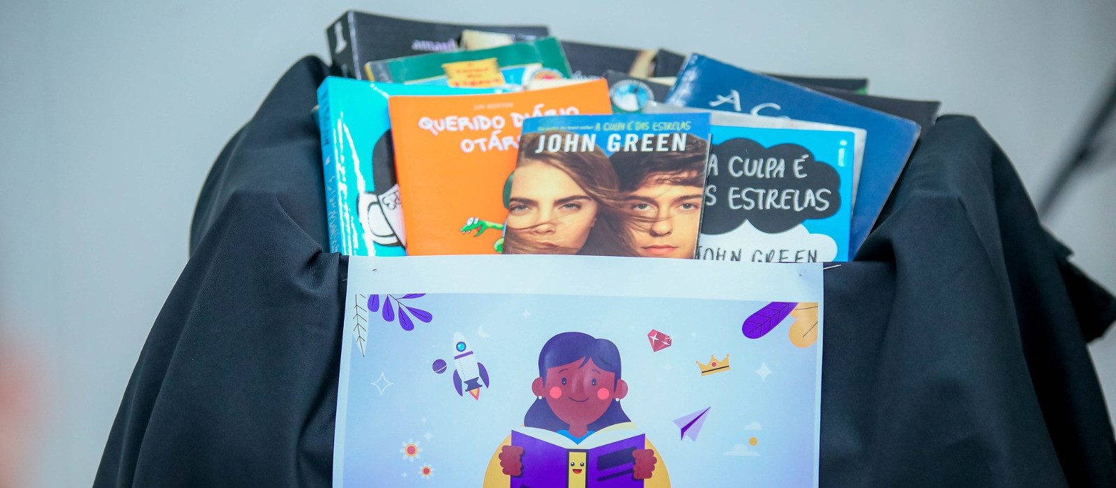 Maringá lança campanha de arrecadação de livros para crianças do RS