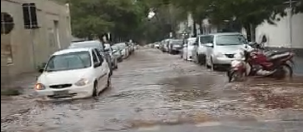 Maringaenses enfrentam caos no trânsito durante tempestade