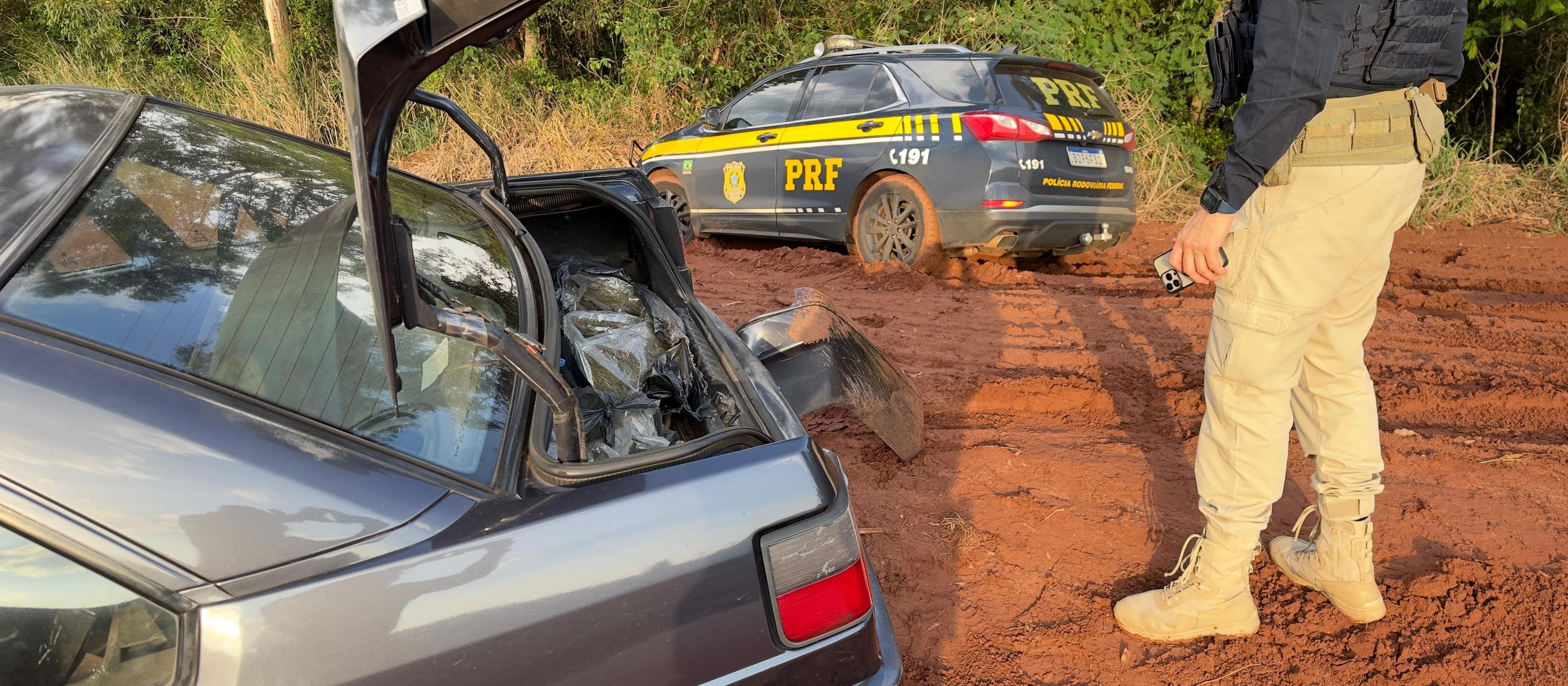 Carro com skunk e maconha é apreendido na região