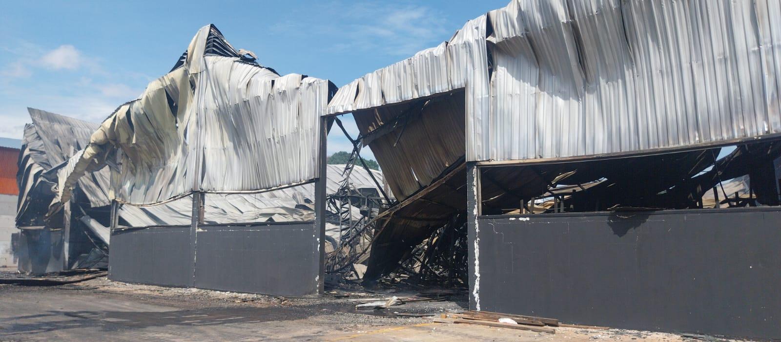 Prejuízo de empresa com incêndio em barracão chega a R$ 40 milhões