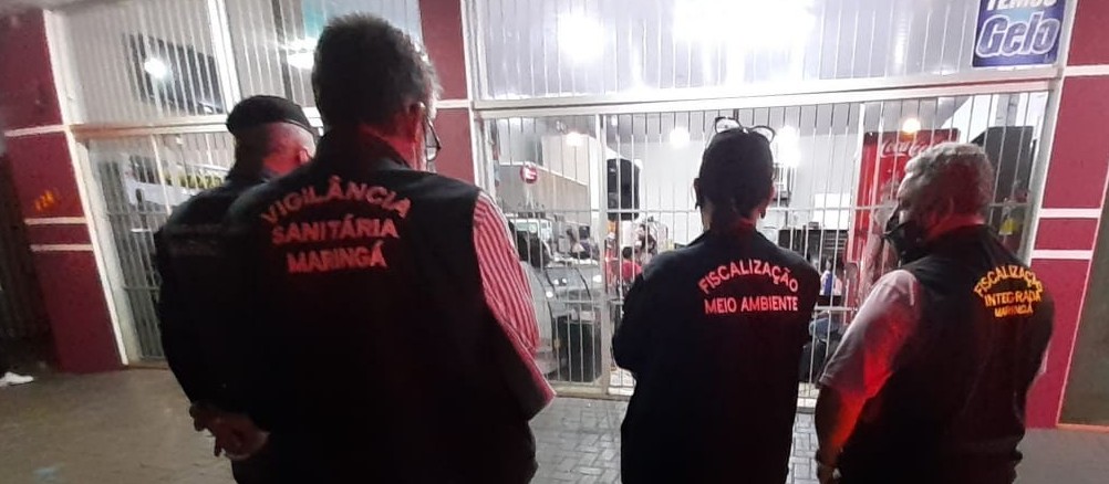 Fiscais flagram bar com show de banda na virada da noite em Maringá