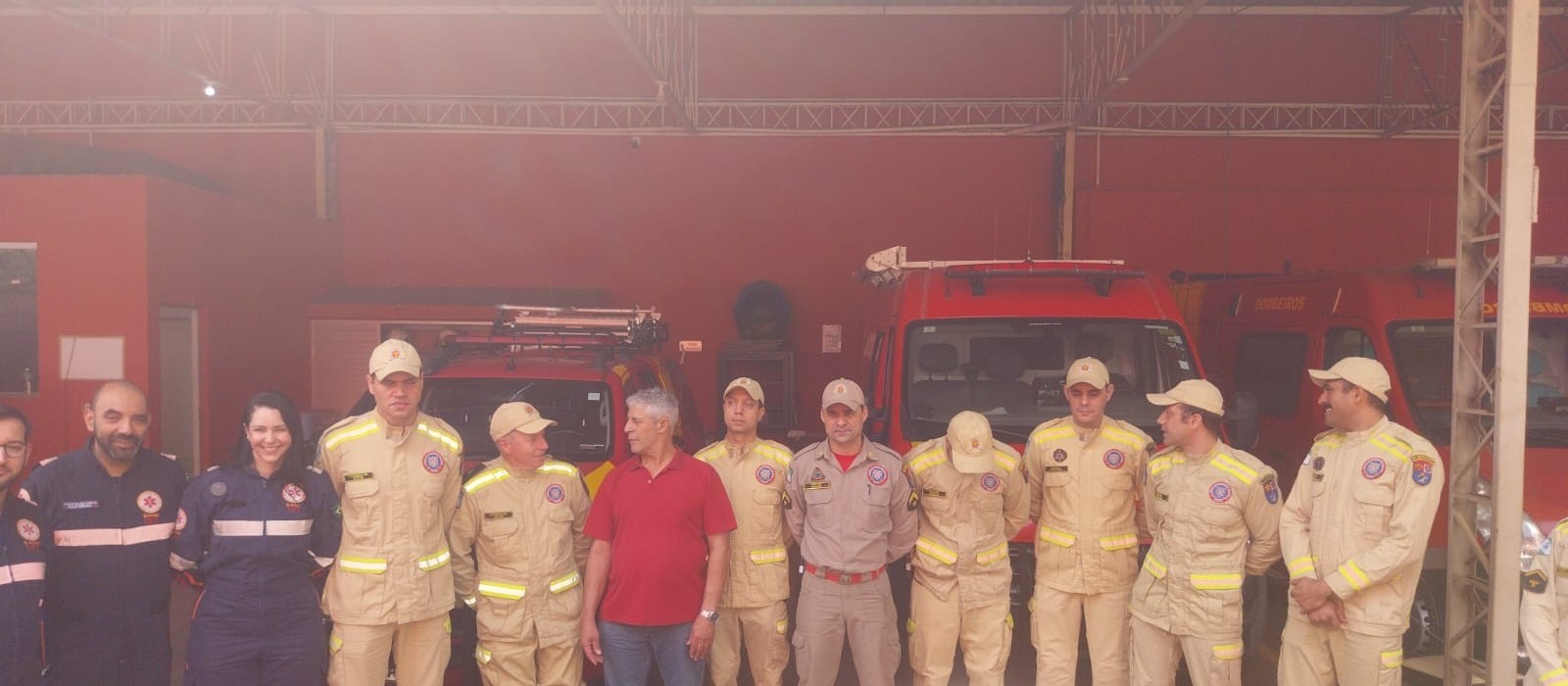 Trabalhador que caiu em silo reencontra equipe que atuou em resgate