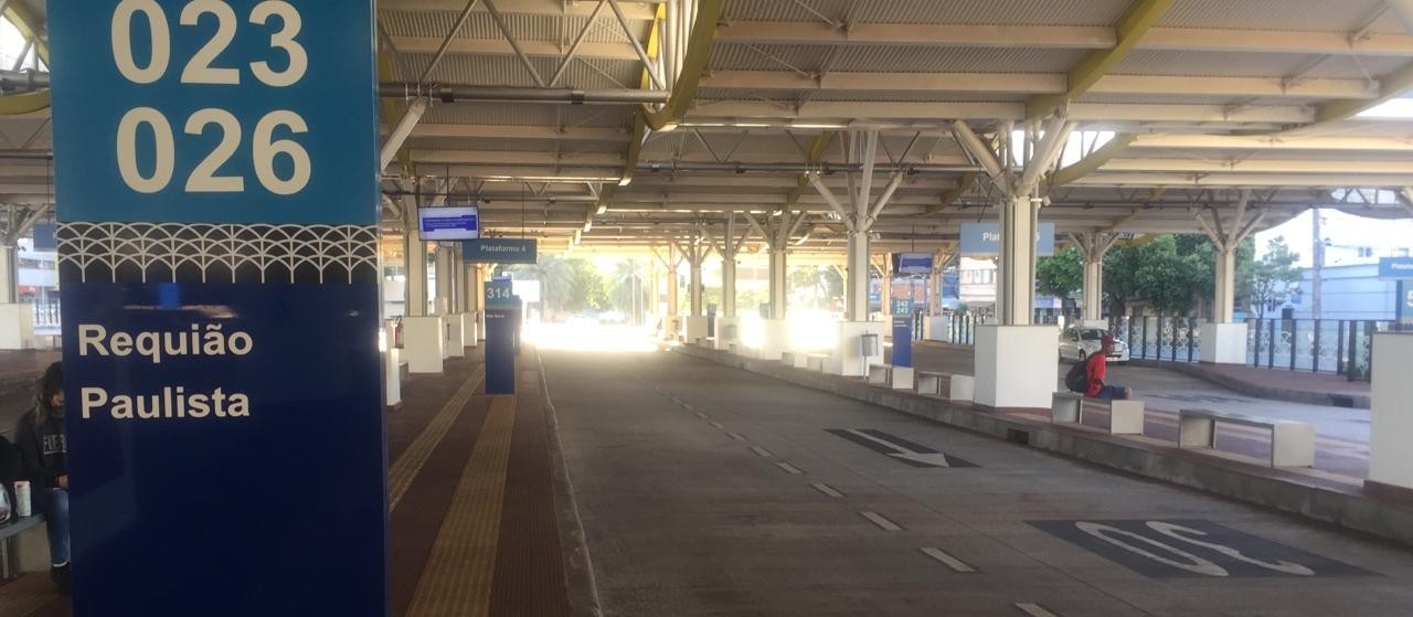 Pelo segundo dia consecutivo, terminal urbano de Maringá amanhece vazio