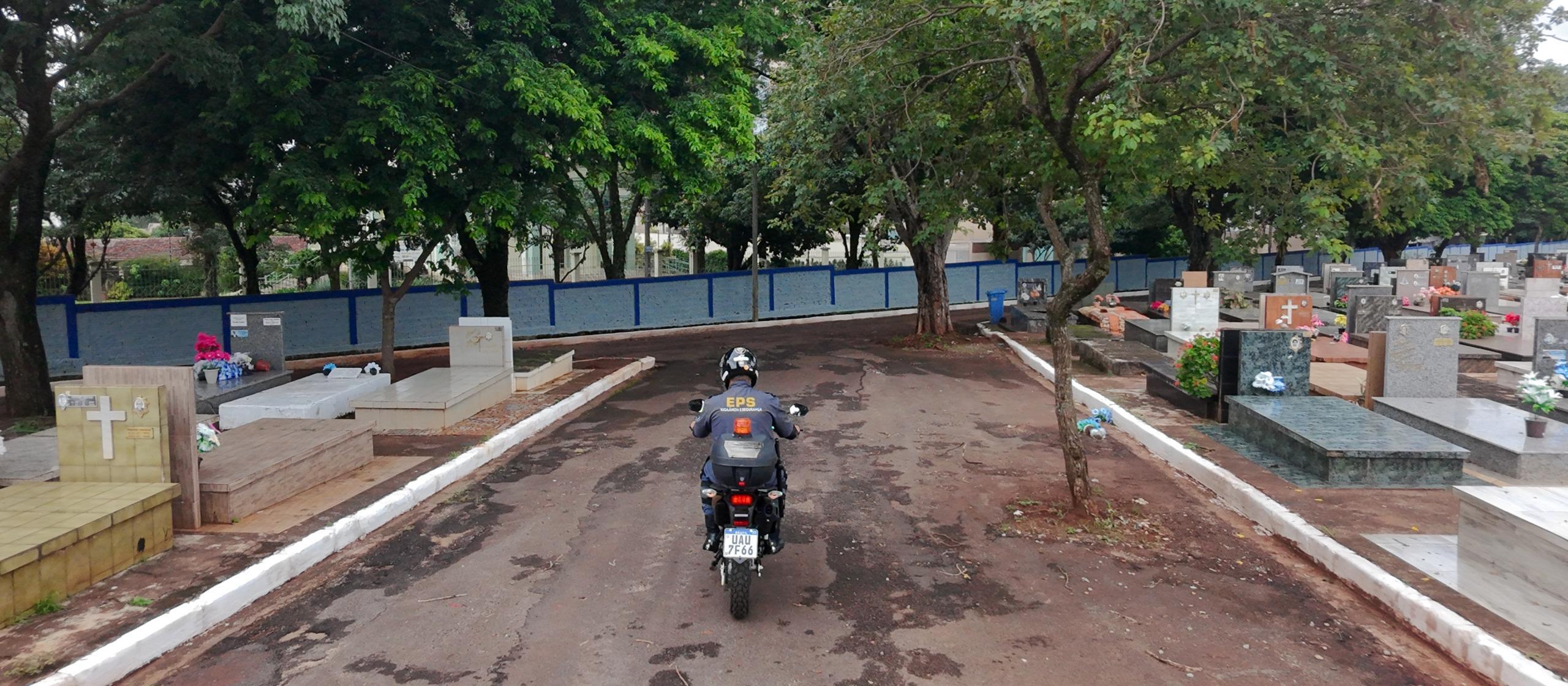 Vigilância 24h evita furto de placas de metal no Cemitério Municipal