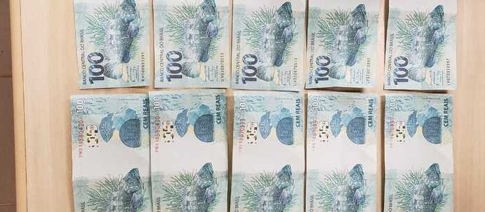 Polícia Federal de Maringá prende homem com R$ 1 mil em notas falsas