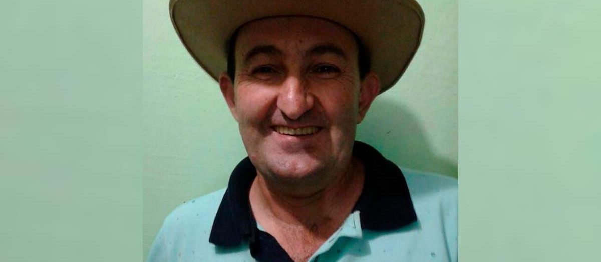 Homem de 45 anos morre após carro colidir contra árvore, em Mandaguaçu